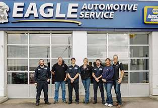 Staff infront of the shop | EAS Tire & Auto